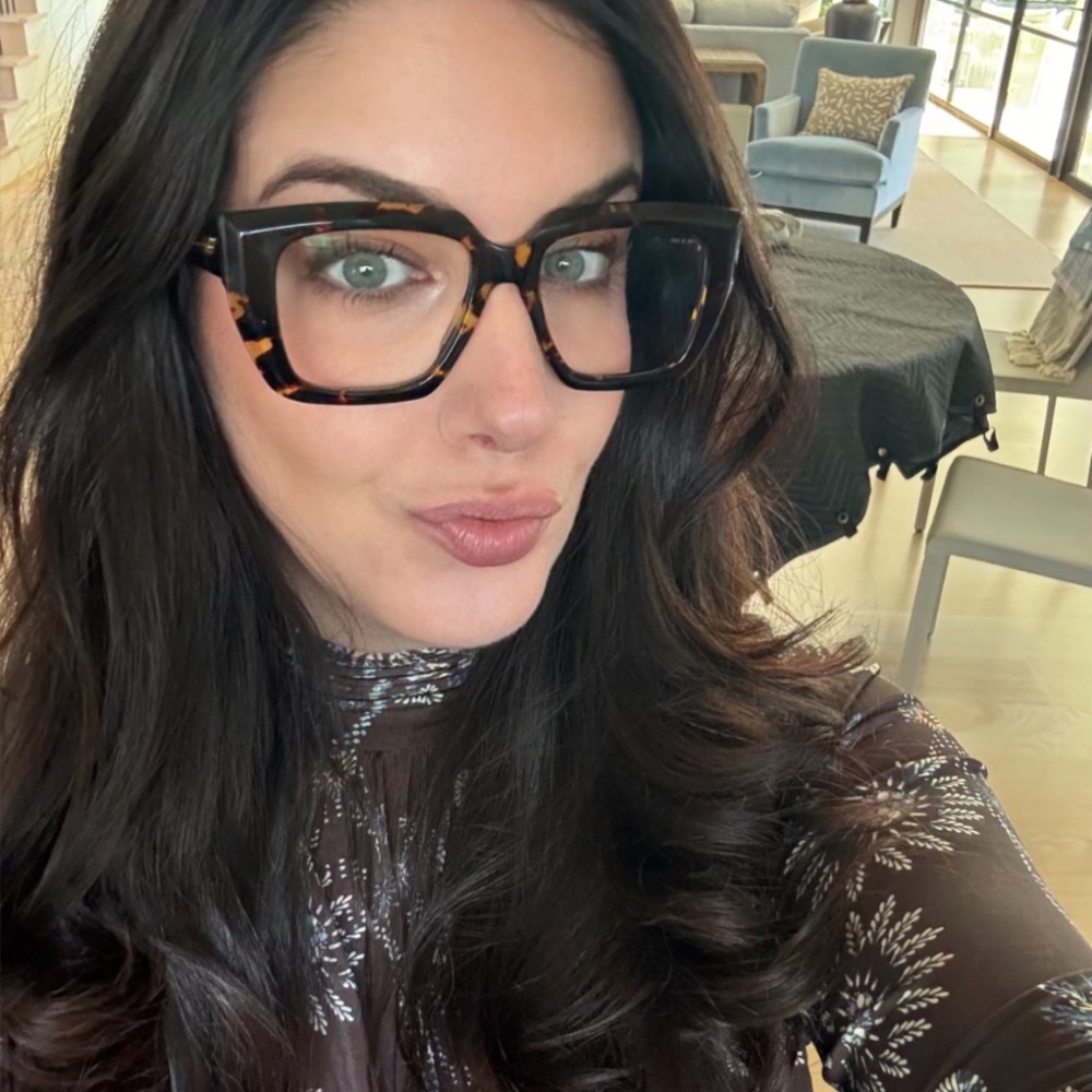 Meet your Posher, Ali